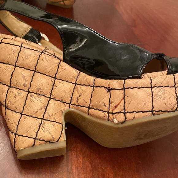 🦊 Nine West cork wedges. - Picture 3 of 6